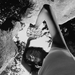 Kalvolan kanto taide-esine 140mm tummanharmaa