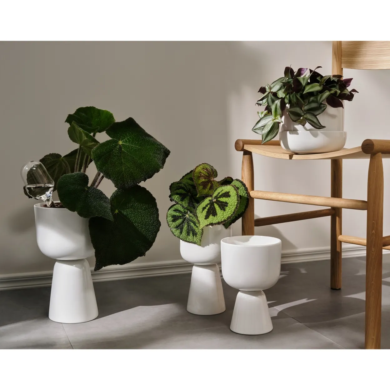 Ruukku valkoinen jalallinen S