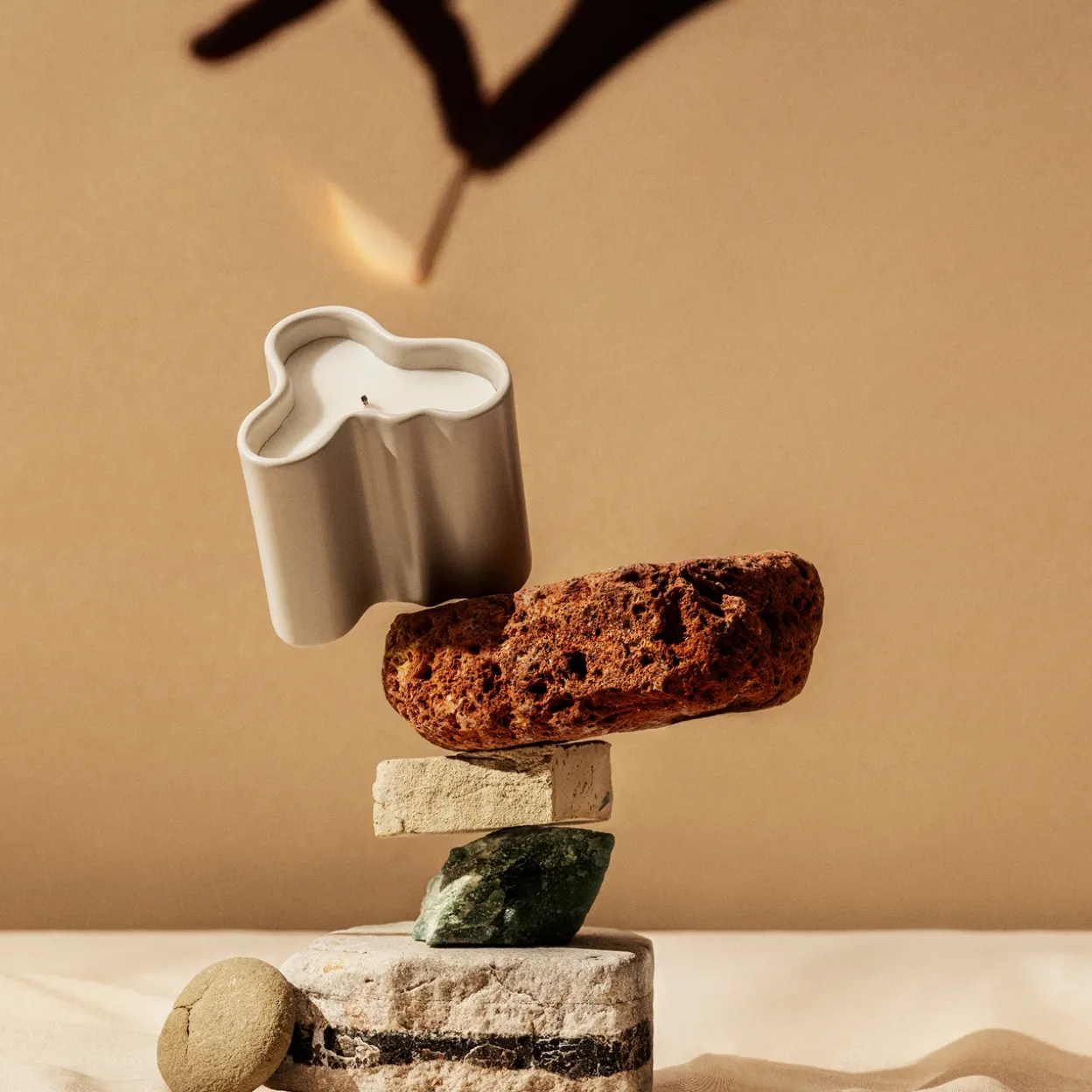 Tuoksukynttilä 8cm hiekka